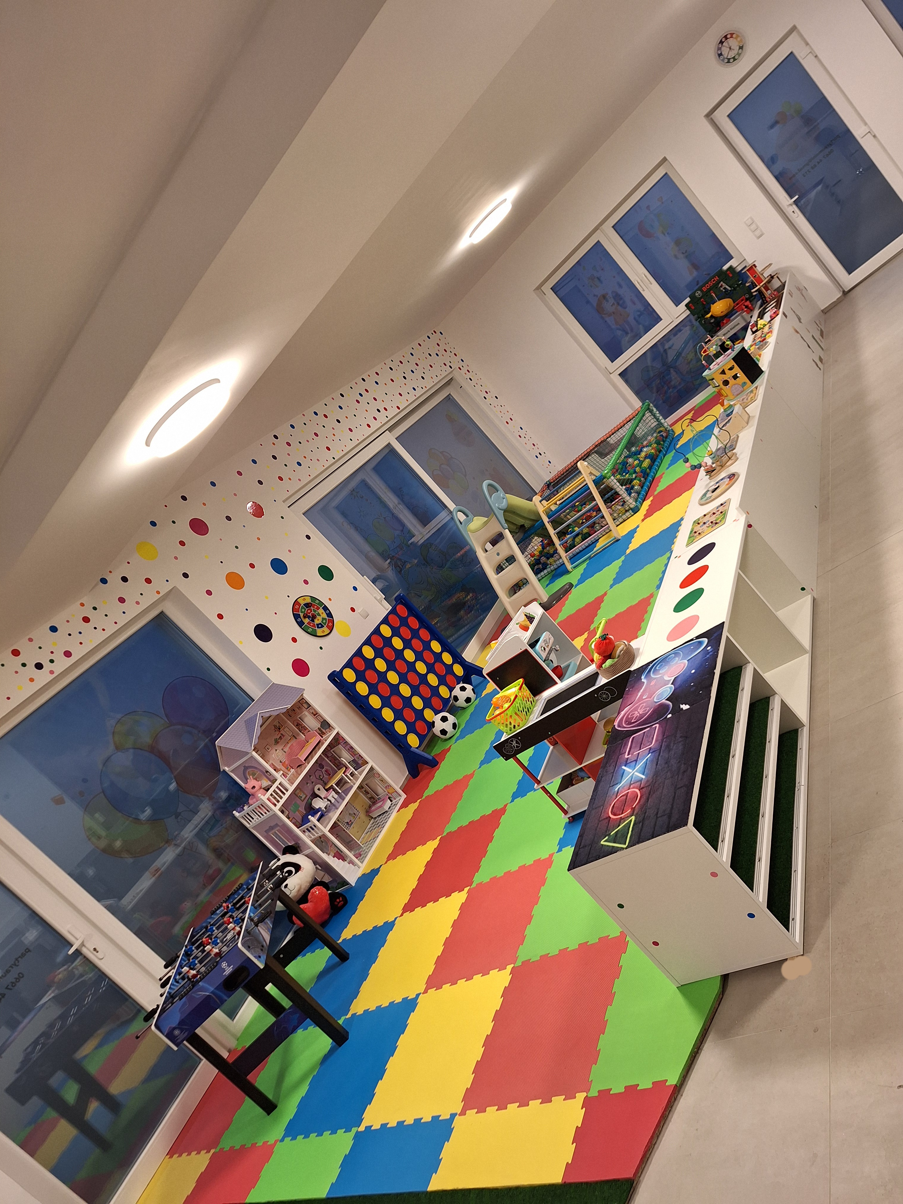 Innenraum ohne Kinder für Eventvorbereitung